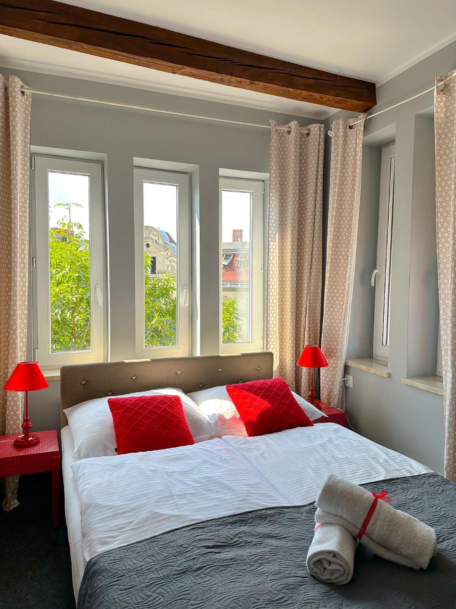 Expolis Residence - City Center Mtp Targi - 24H #Betterthanyourex Poznań Exteriör bild