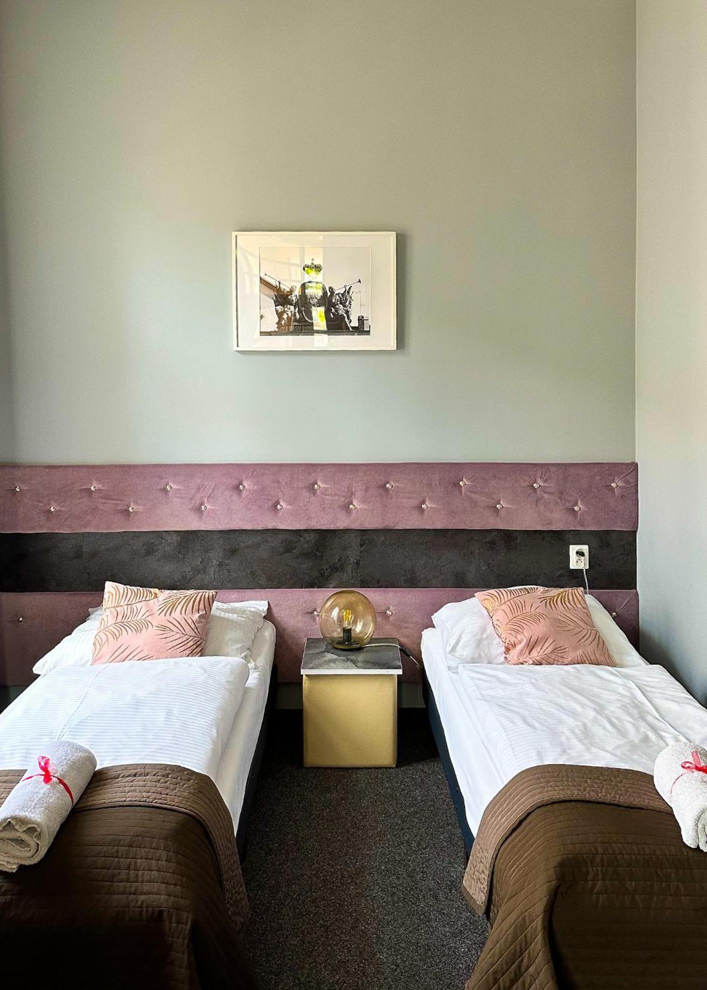 Expolis Residence - City Center Mtp Targi - 24H #Betterthanyourex Poznań Exteriör bild