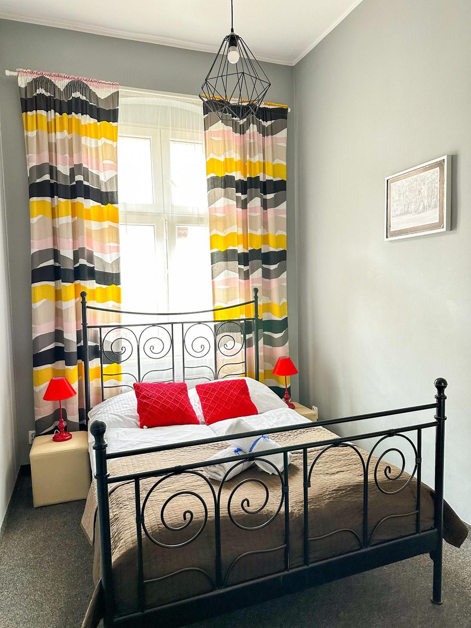 Expolis Residence - City Center Mtp Targi - 24H #Betterthanyourex Poznań Exteriör bild