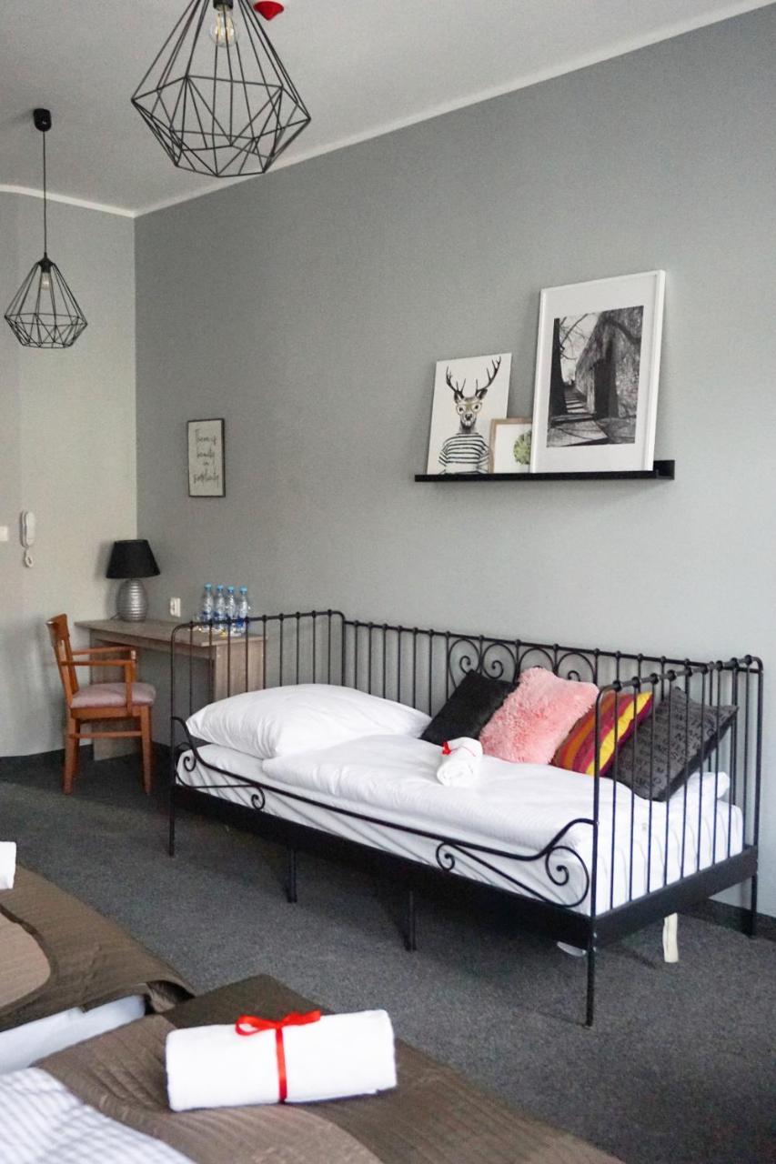 Expolis Residence - City Center Mtp Targi - 24H #Betterthanyourex Poznań Exteriör bild