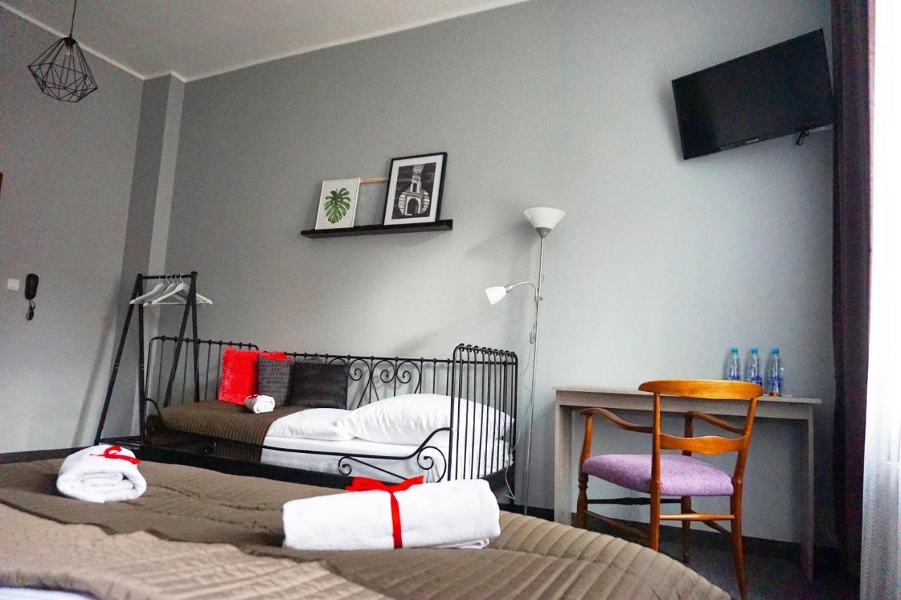Expolis Residence - City Center Mtp Targi - 24H #Betterthanyourex Poznań Exteriör bild